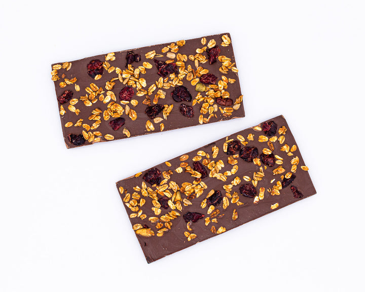 Chocolate semi amargo con granola, 100g